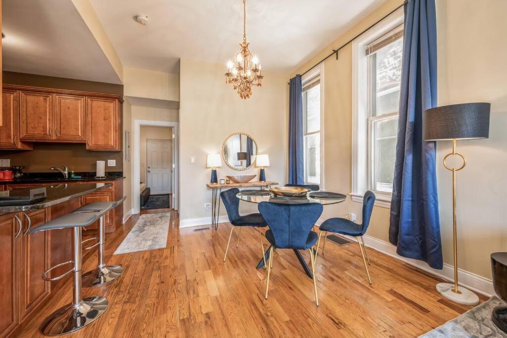 Lovely 2 Bed 3 Miles From Dt W Free Parking Apartamento Chicago